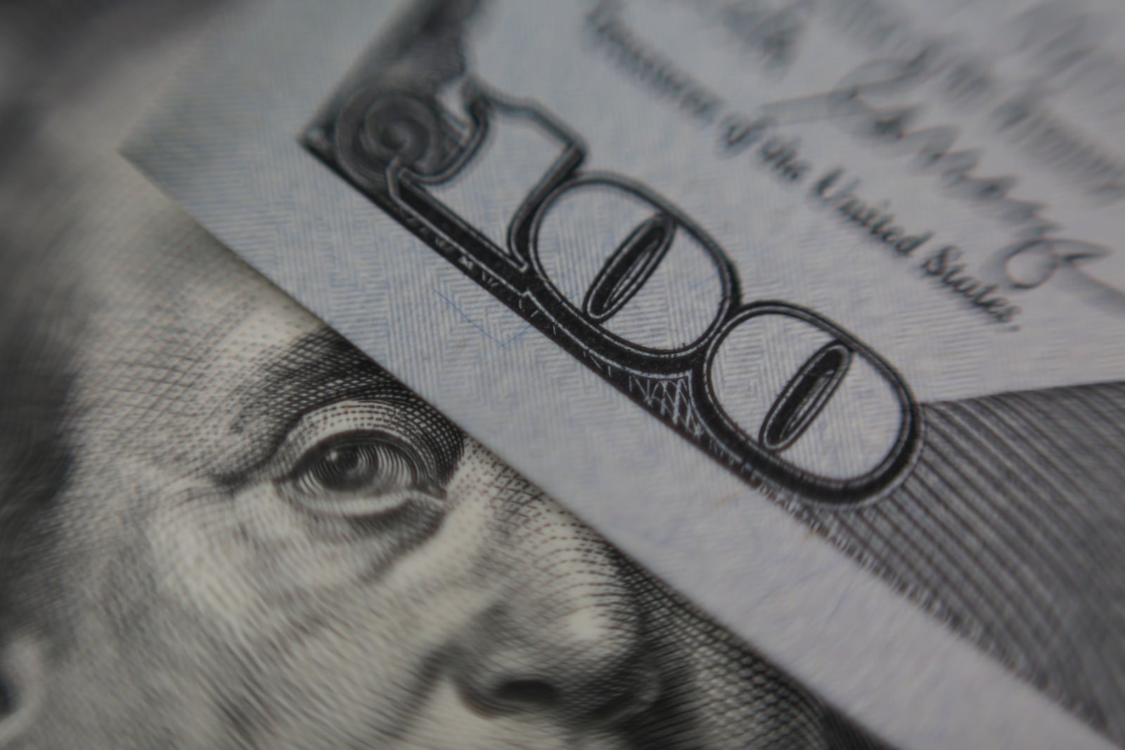 El dólar paralelo volvió a caer.