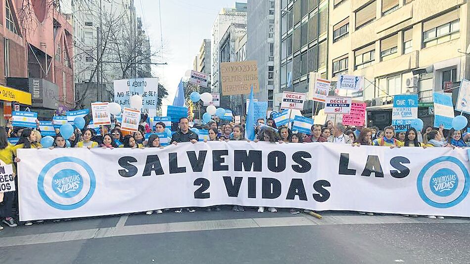 En Córdoba, las marchas por “la vida desde la concepción” y contra el proyecto de IVE se oponen a disposiciones del propio Ejecutivo provincial.