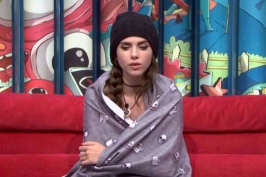 Carlota Prado en la habitación del confesionario de la versión española de Gran Hermano, en 2017. (Mediaset España)