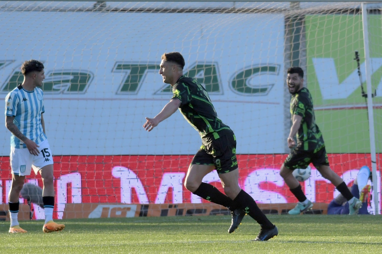 Ezequiel Naya abrió el marcador a los 20 minutos. 
