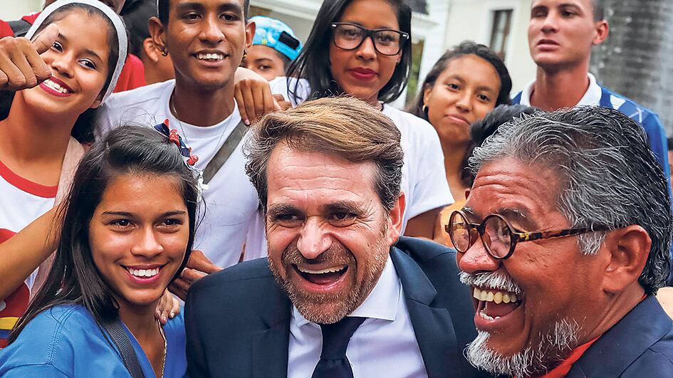 Rafael Lacava, gobernador electo de Carabobo, antes de jurar.