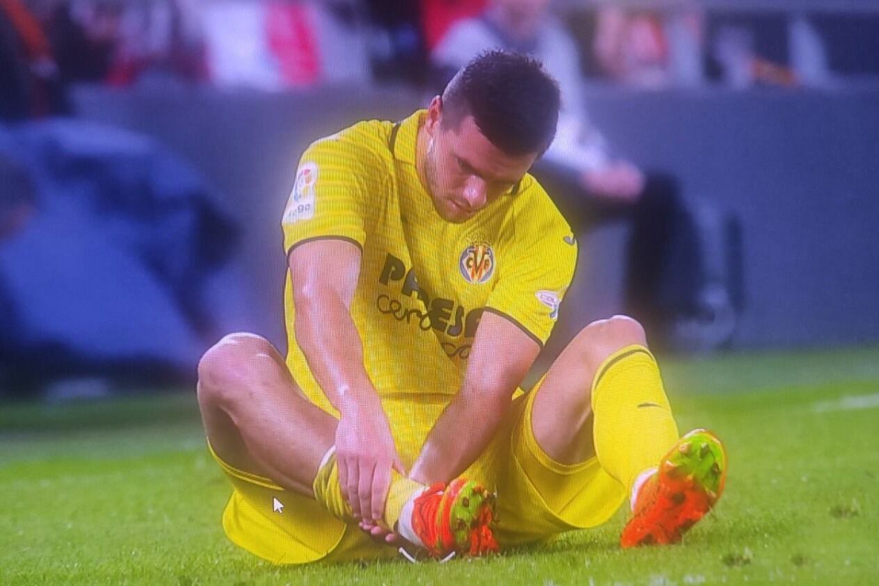 Lo Celso se lesionó jugando en el Villarreal.