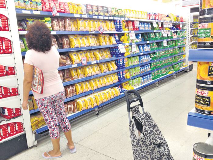 Los ingresos necesarios para superar la línea de pobreza escalaron hasta 6825 pesos.