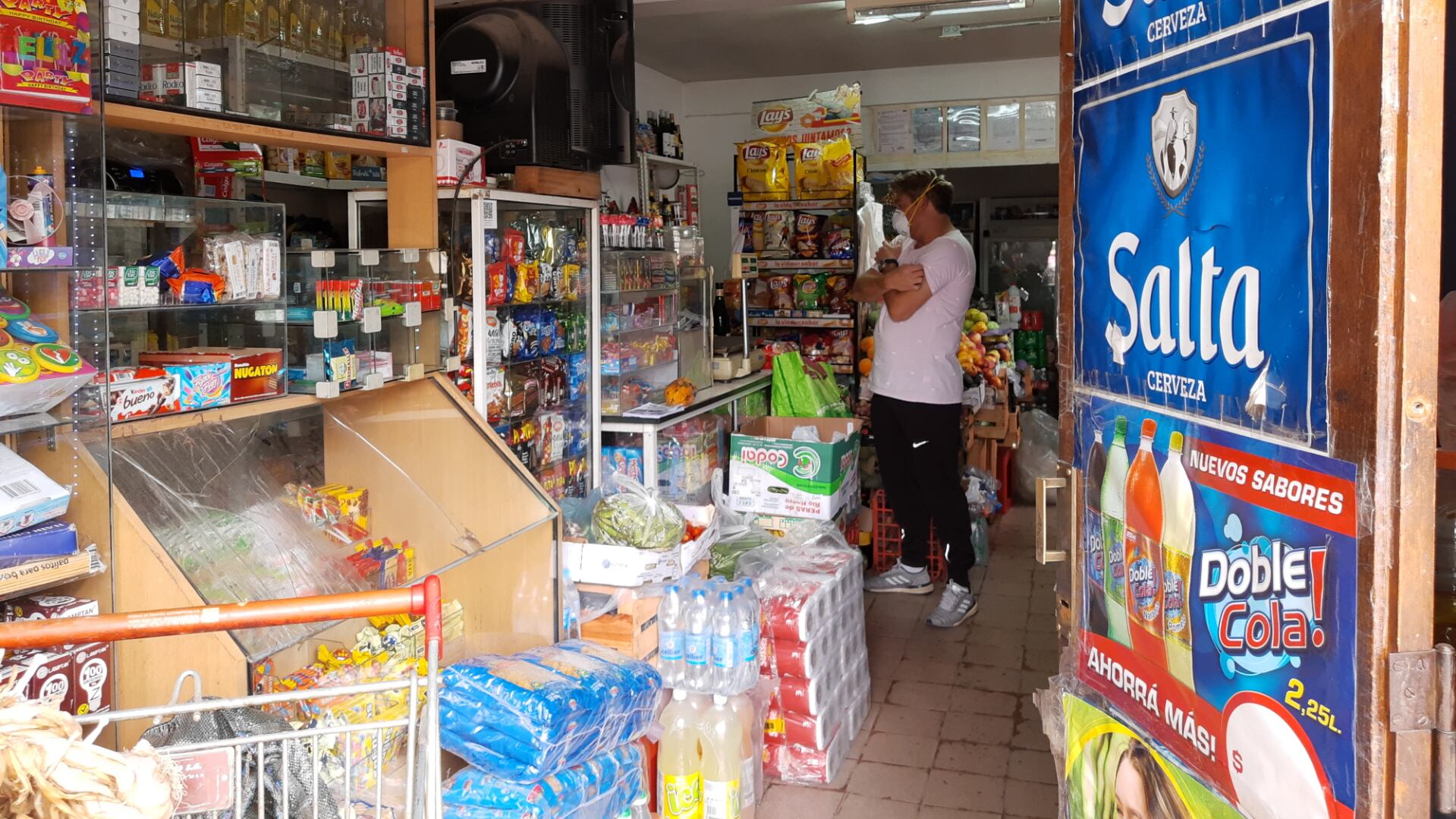 Los negocios de cercanía podrán abrir hasta la medianoche