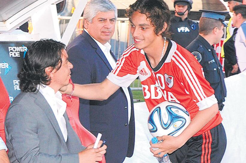 El Muñeco con su hijo Nahuel, que juega de marcador de punta izquierdo.