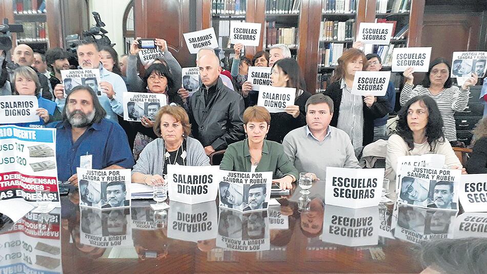 Los dirigentes de los gremios bonaerenses durante la reunión con los funcionarios de Vidal.
