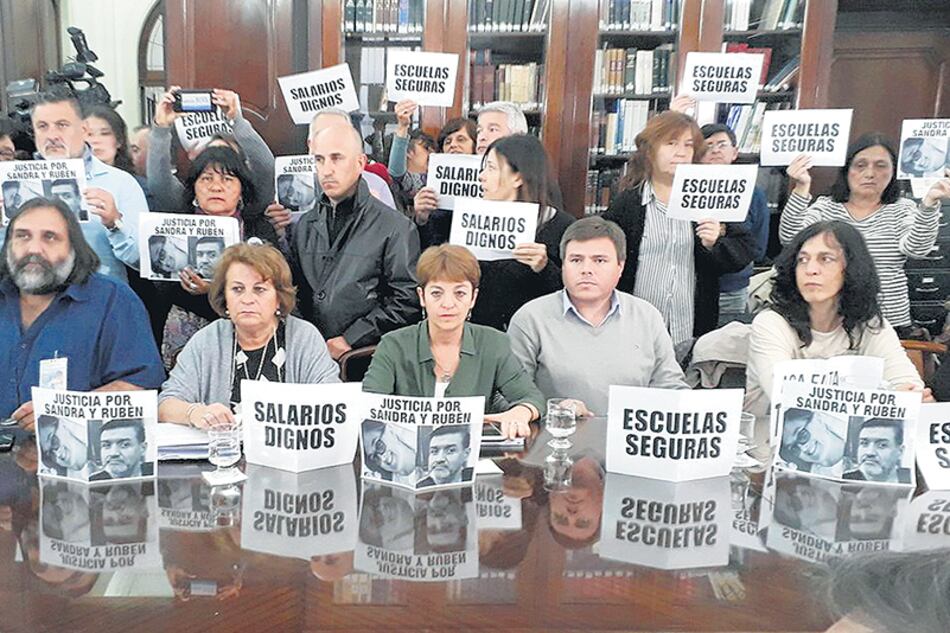 Los dirigentes de los gremios bonaerenses durante la reunión con los funcionarios de Vidal.