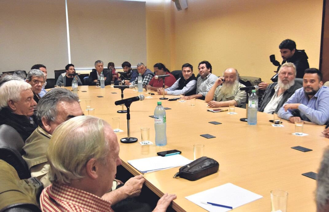 Los movimientos sociales estuvieron ayer en la CGT y allí acordaron con los sindicalistas movilizarse.