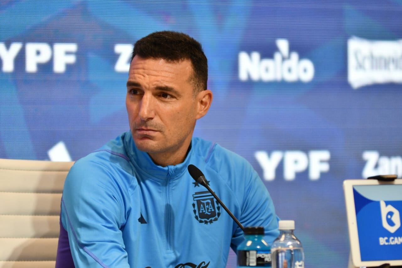 Lionel Scaloni, entrenador de la selección argentina, en la conferencia de prensa de hoy. 