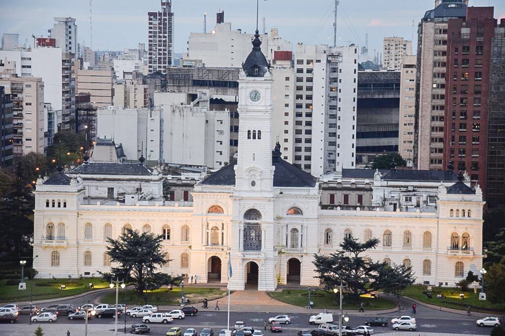 Nuevo aumento salarial para los trabajadores municipales de La Plata ...