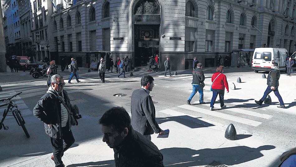 Bajó la tensión en el mercado cambiario. El dólar mayorista retrocedió por tercer día consecutivo.