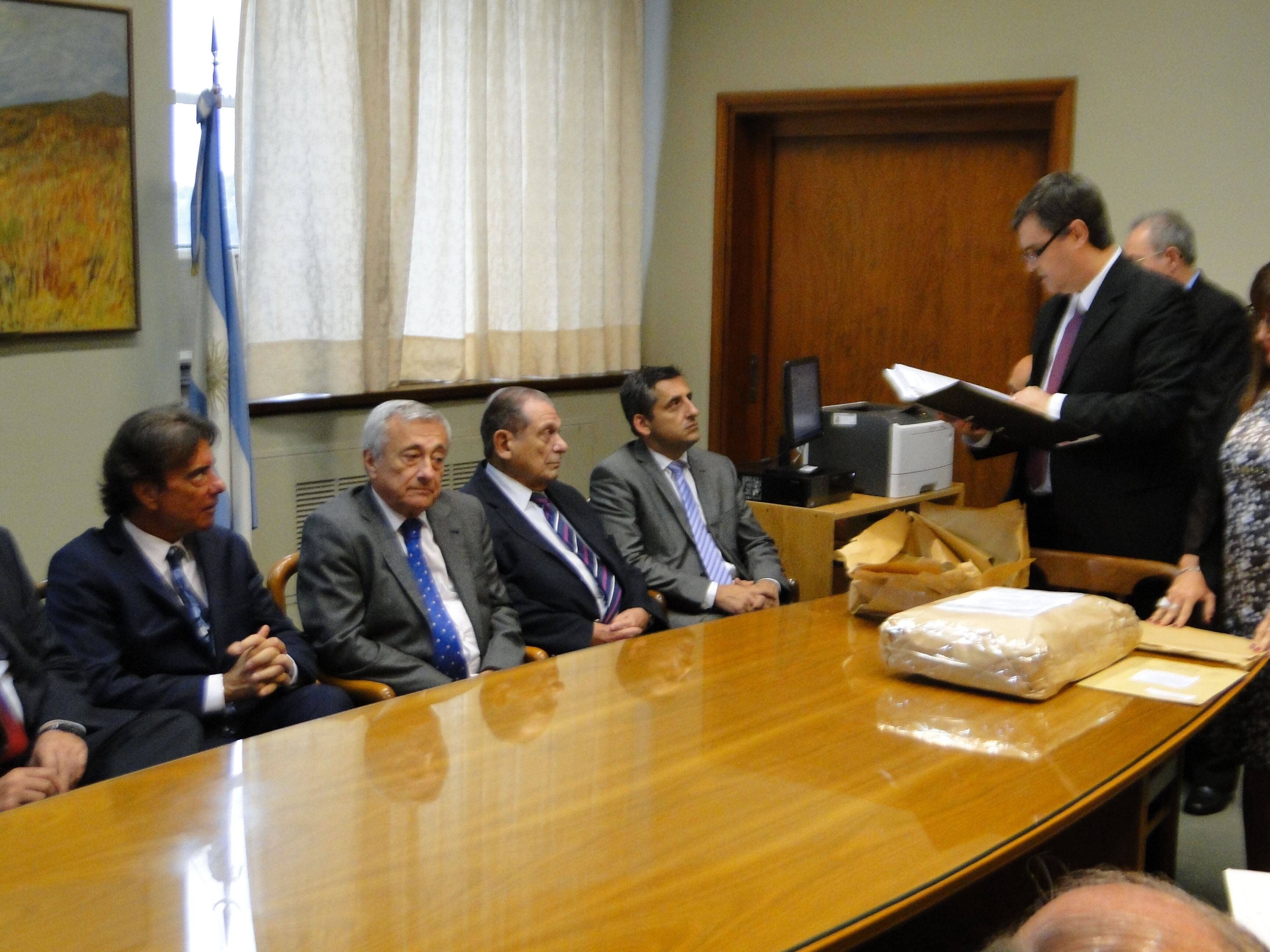 Erbetta y Silberstein abrieron los sobres de la licitación que se puso en marcha ayer.