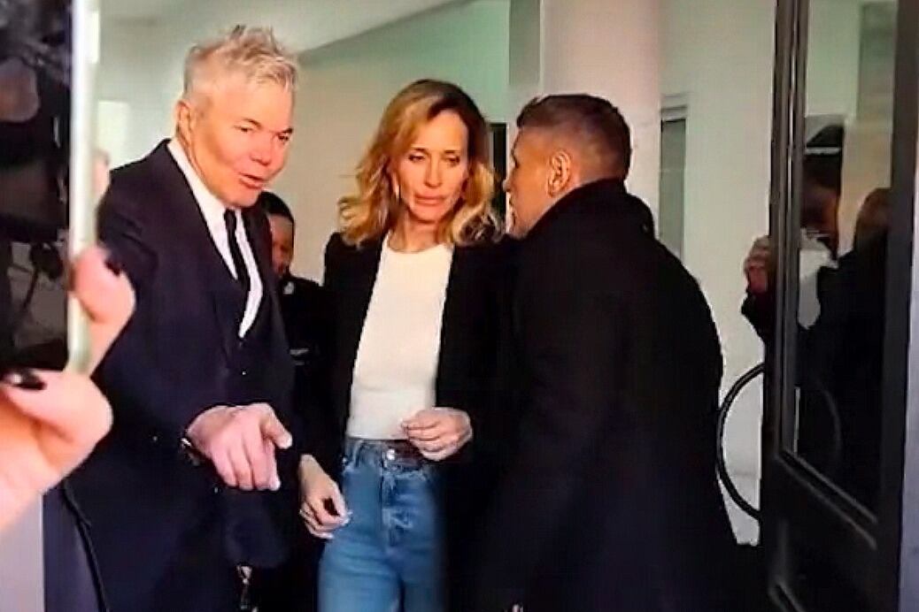 Julieta Prandi y Fernando Burlando a la salida del juzgado.