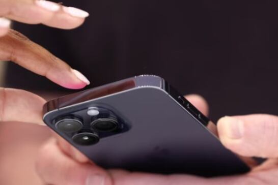 El damnificado argumentó que Apple no dejó claro que los mensajes eliminados en un dispositivo pueden seguir visibles en otros dispositivos vinculados.