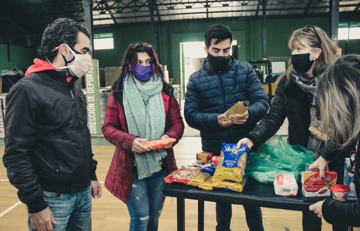 En la provincia de Buenos Aires, las escuelas de la localidad de Ensenada compraron 26 mil kilos de alimentos elaborados por la economía popular.