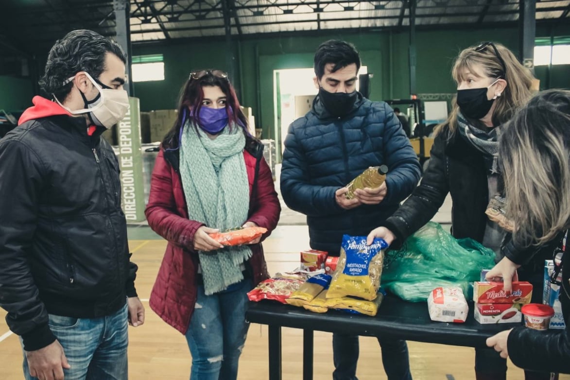 En la provincia de Buenos Aires, las escuelas de la localidad de Ensenada compraron 26 mil kilos de alimentos elaborados por la economía popular.