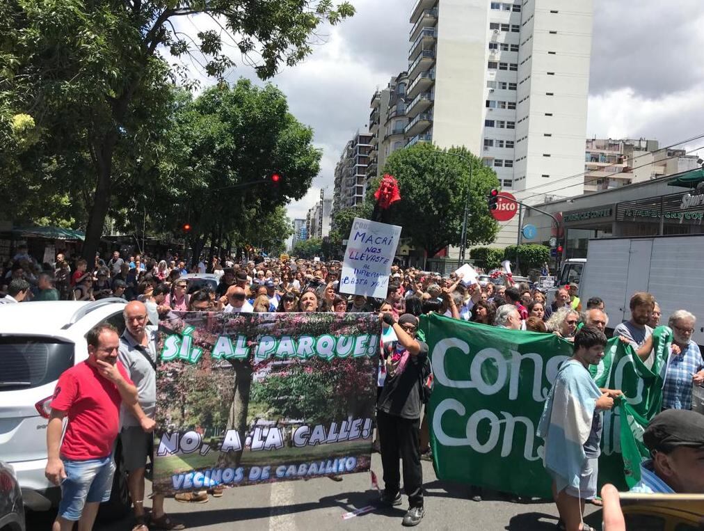 "Sí al Parque, no a la calle", fue la consigna de los vecinos de Caballito.