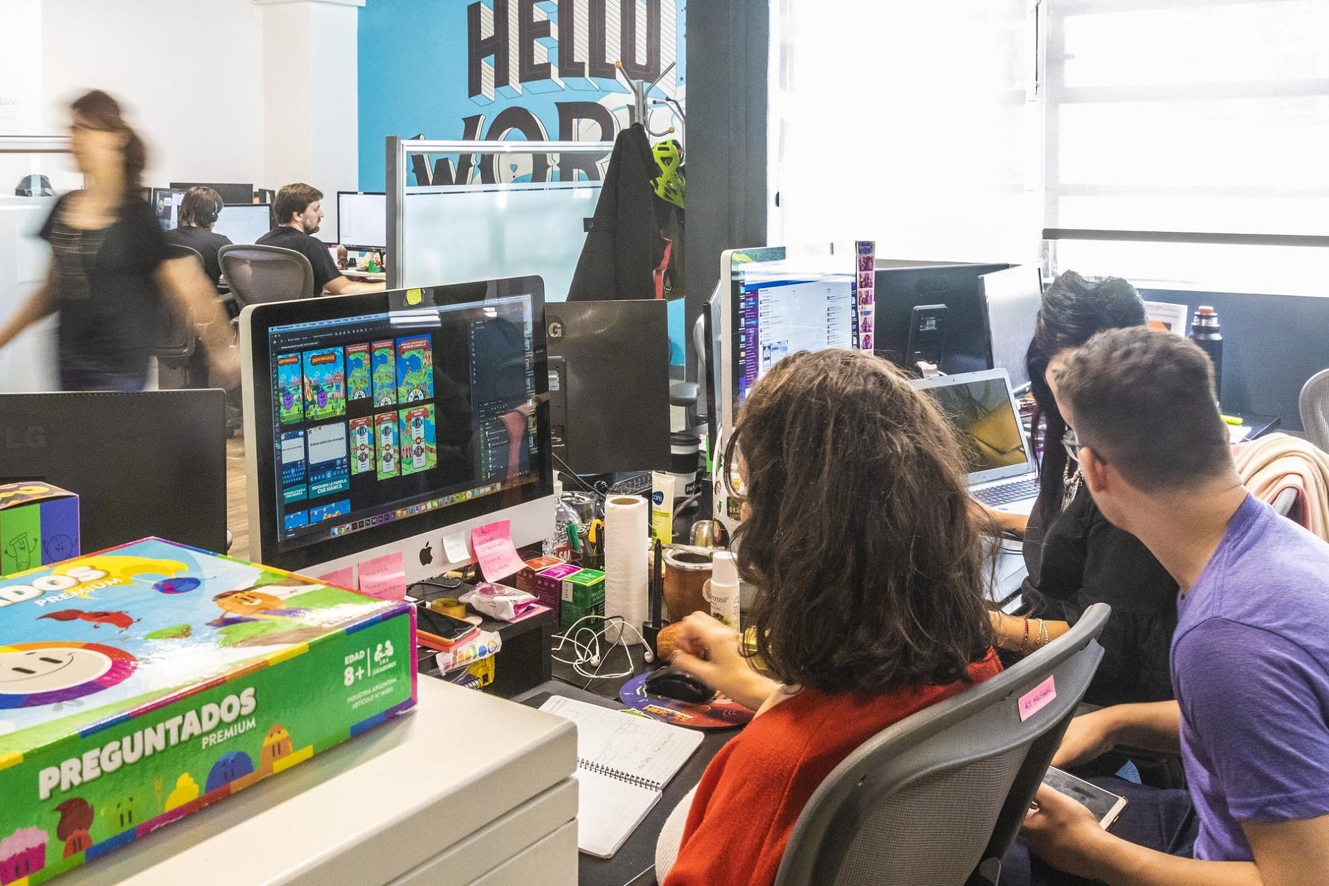 Los estudios no solo buscan gente para desarrollo y programación, sino también para escritura, ilustración, diseño o publicidad