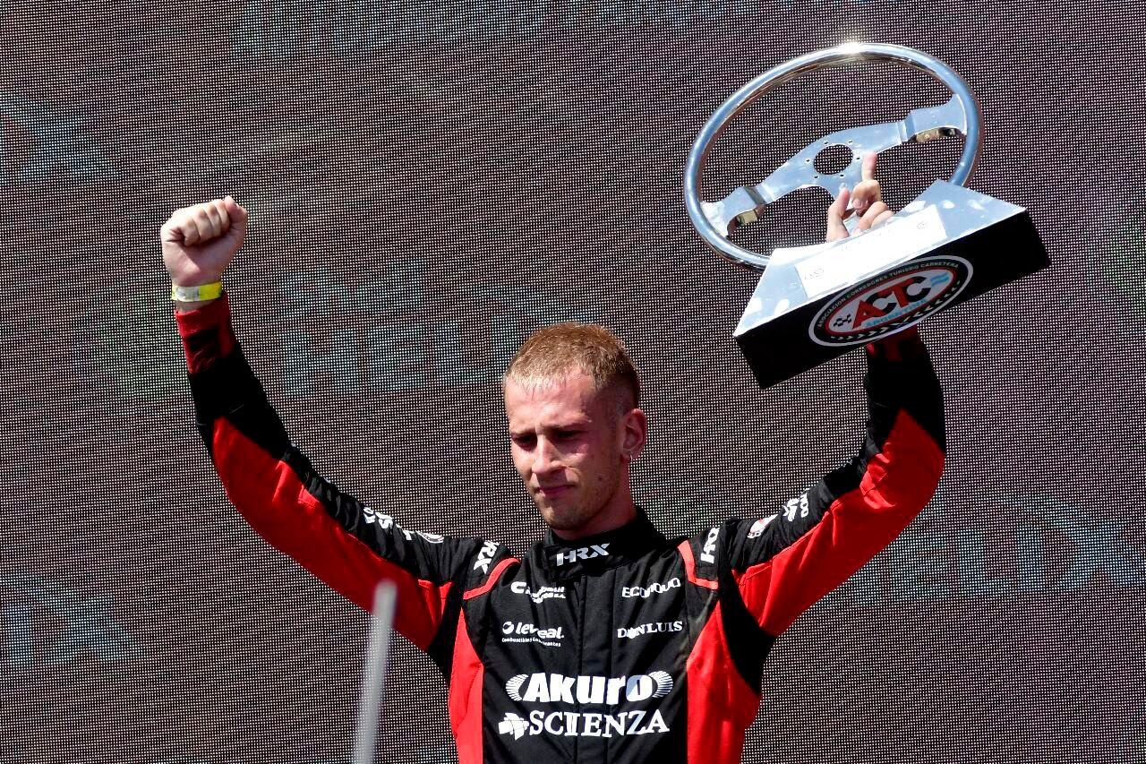 Catalán Magni, con Ford, lidera la general.