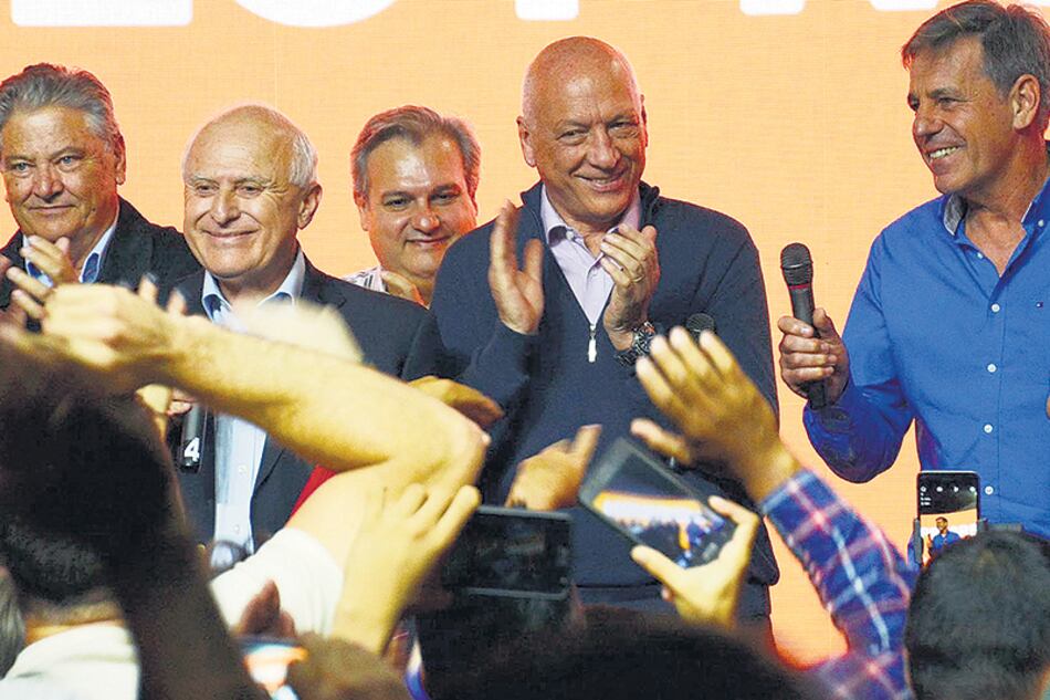 Emilio Jatón, de Frente Progresista, puede quedarse con la intendencia de la capital de Santa Fe.