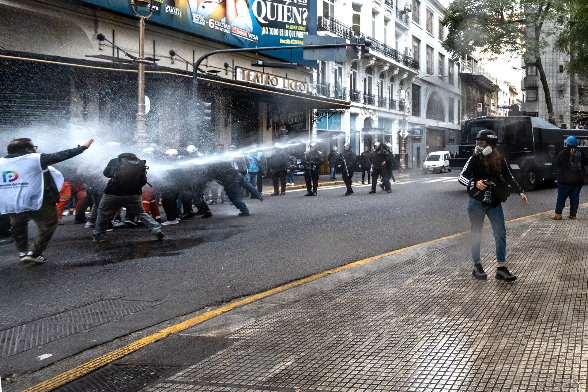 Represión policial en el Congreso durante la marcha de los jubilados