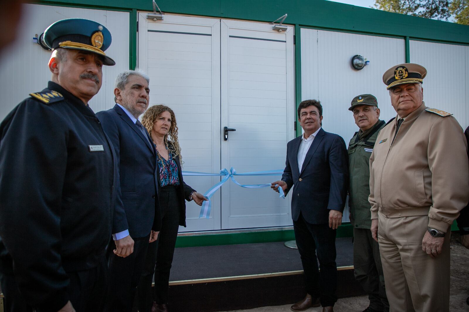 Aníbal Fernández y Fernando Espinoza en la inauguración de la primera base del CUC en La Matanza