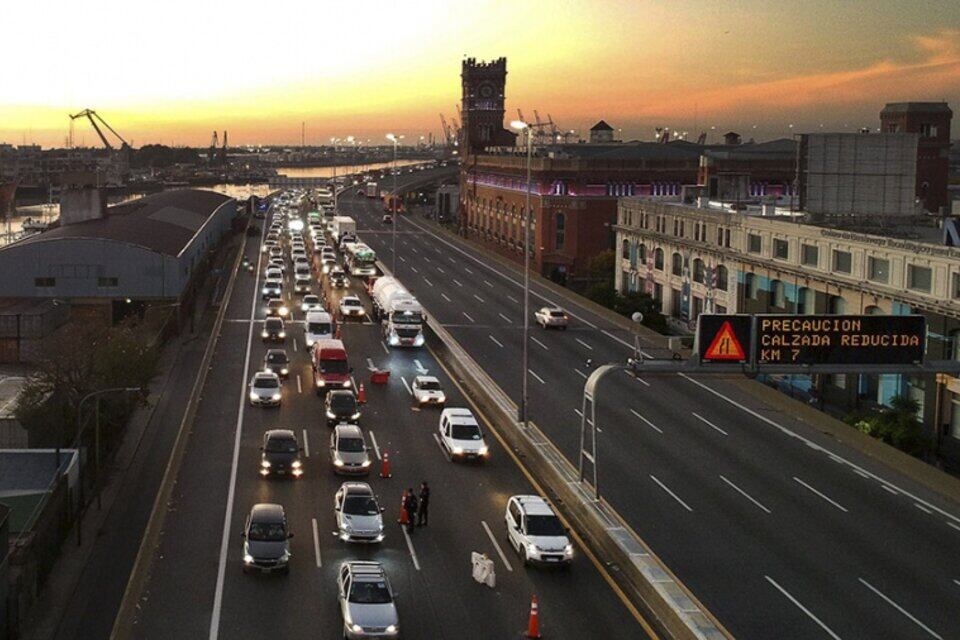 Restringen el tránsito de camiones en rutas bonaerenses y autopistas para evitar embotellamientos por el fin de las vacaciones de invierno.