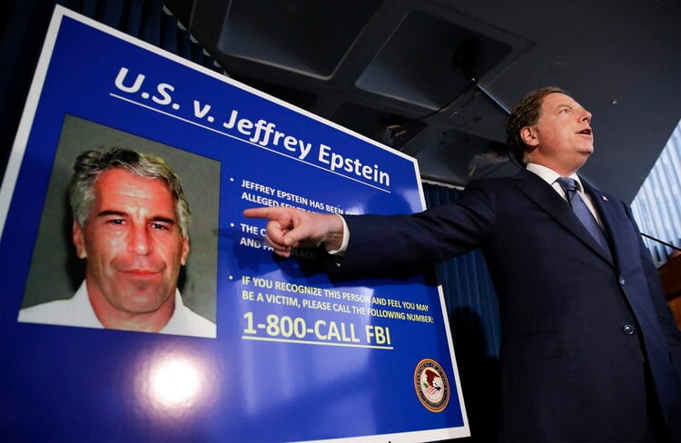 El fiscal Geoffrey Berman, al anunciar el arresto de Epstein, hace un mes. 
