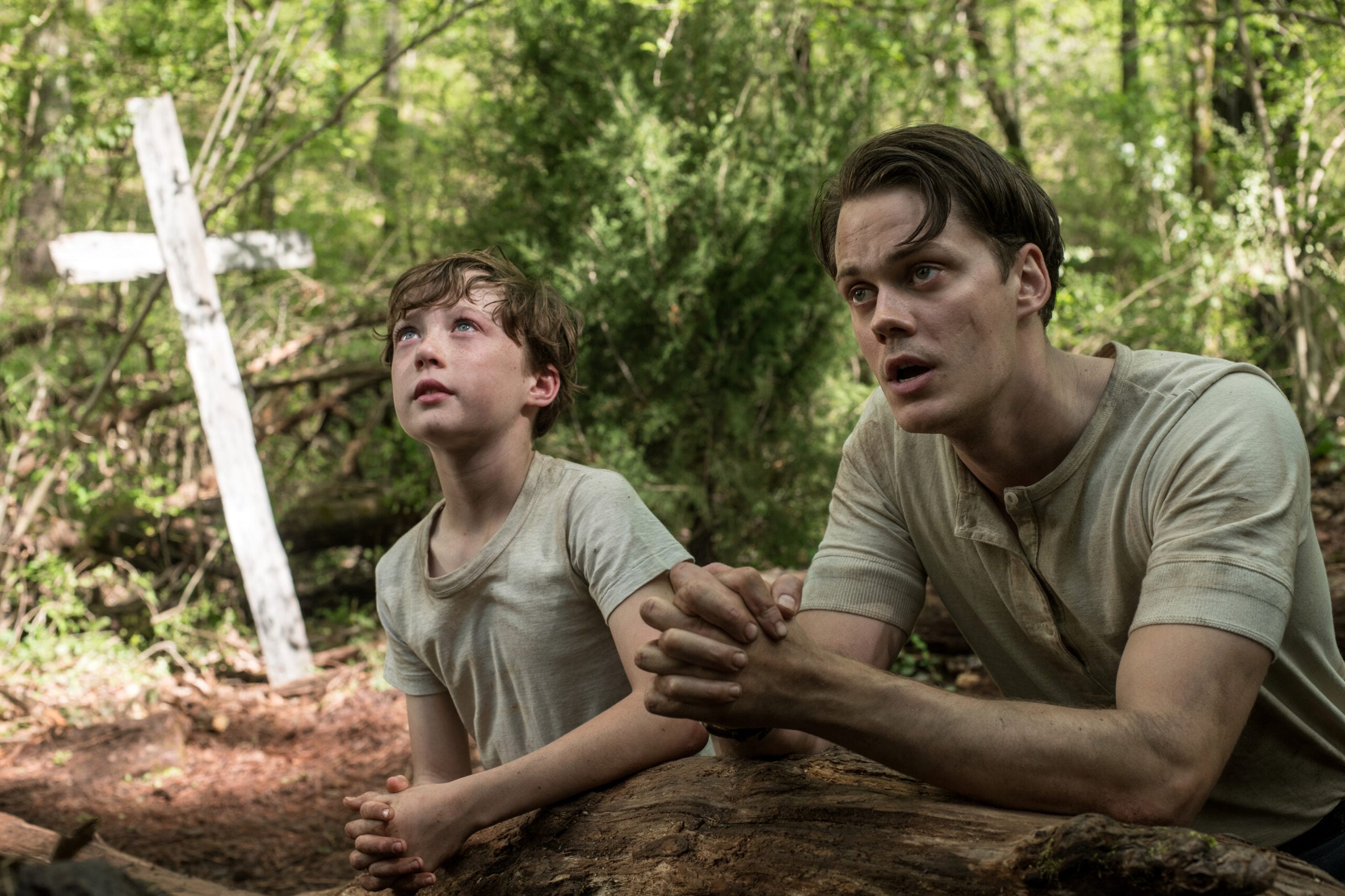 Un mundo de fe religiosa, decadencia social, blancos white trash, violencia latente y tragedia.