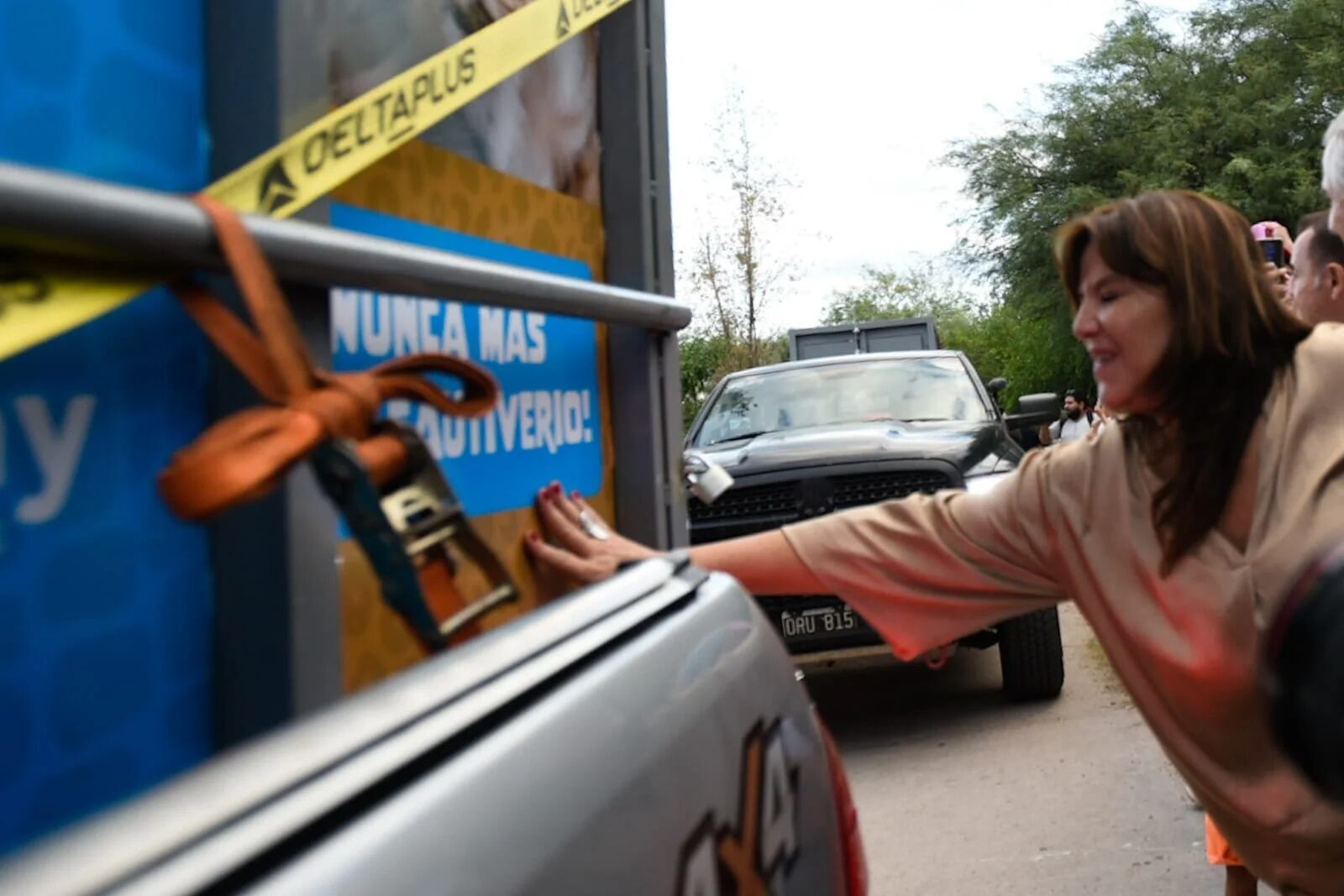 La intendenta Brizuela y Doria, haciendo al frente del traslado de los animales.