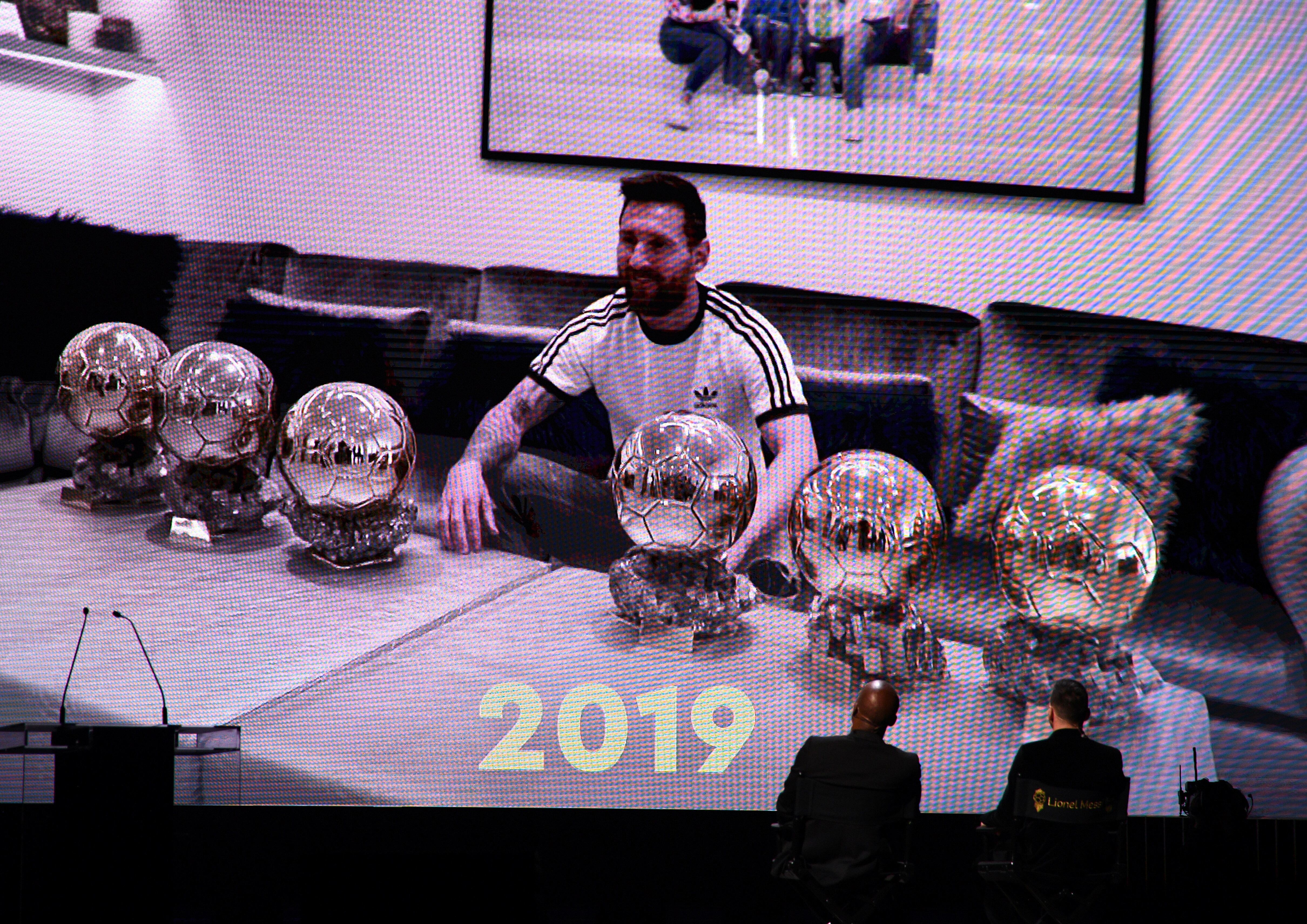 Messi, radiante junto a sus seis Balones de Oro.