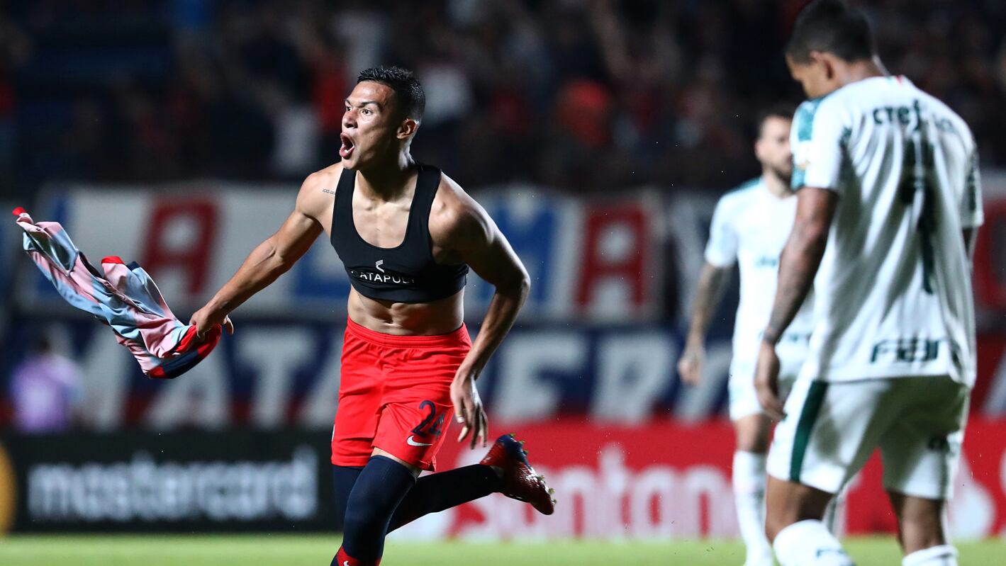 Andrés Herrera grita su gol, el del triunfo de San Lorenzo.