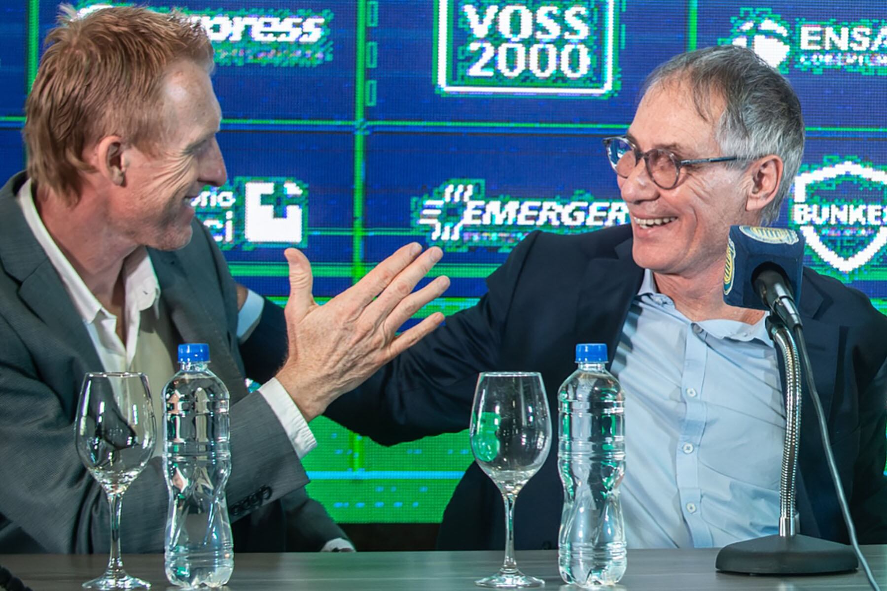 Holan estuvo acompañado del Colorado Lussenhoff (director deportivo) y Gonzalo Belloso (presidente de Central).