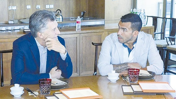 Carlos Tevez supo decir que Macri es como un padre que lo aconseja cómo invertir.