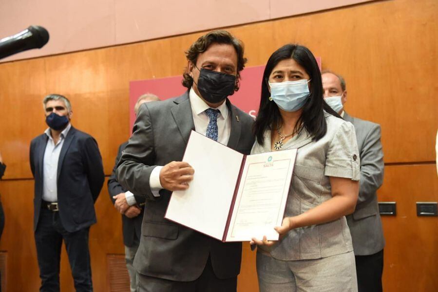 Sáenz y Vargas durante su toma de funciones