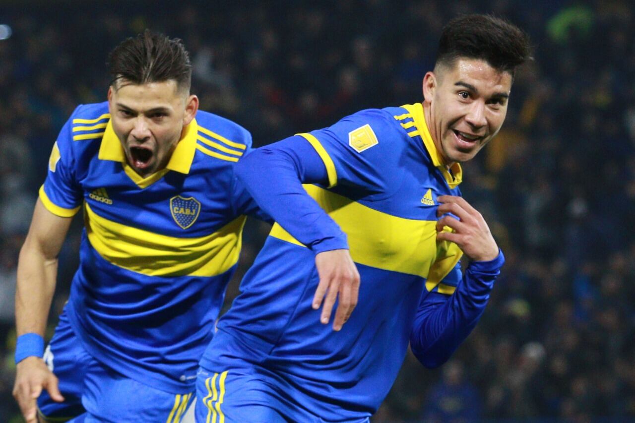 Guillermo Fernández grita su gol, el primero de la noche en la Boca 