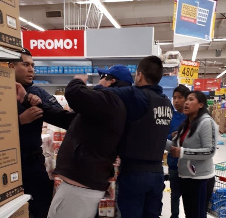 El operativo policial frustró el saqueo en Comodoro Rivadavia.