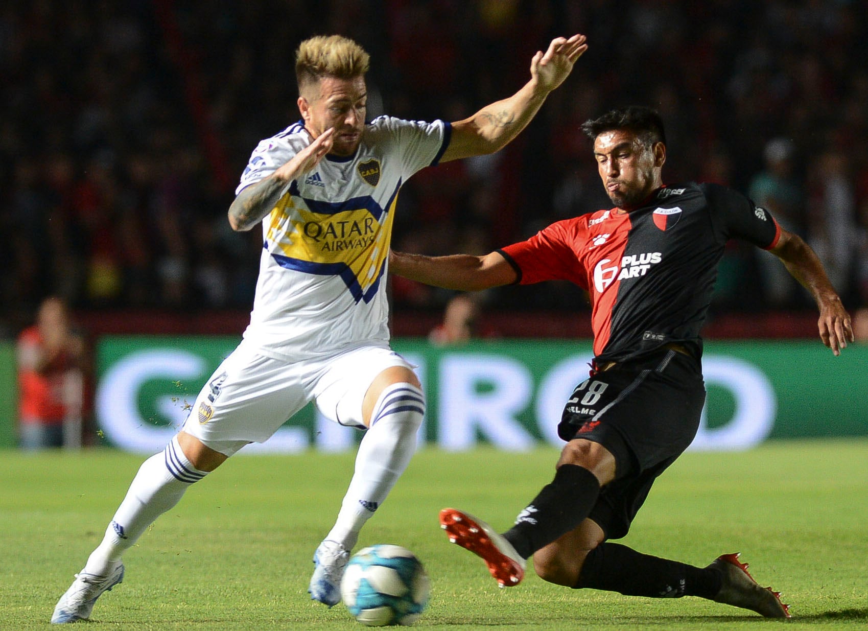 Buffarini pasa ante la marca de Estigarribia.