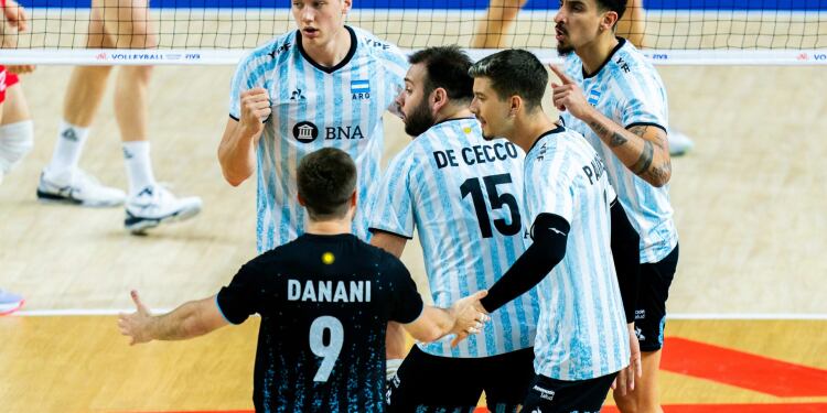 La selección argentina de vóley enfrenta hoy a Bulgaria por el Preolímpico 2023.