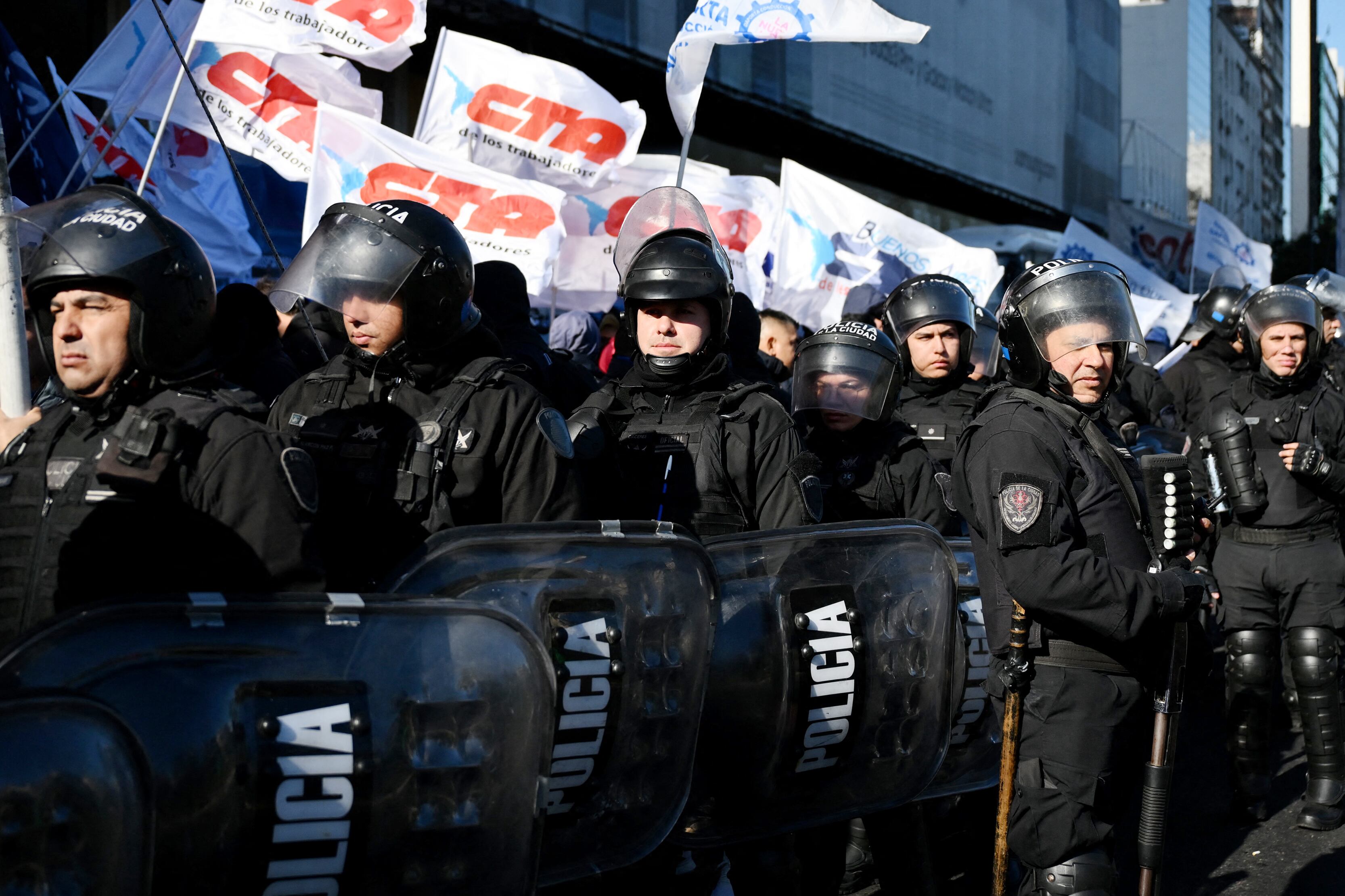 Bullrich desplegó un desmedido operativo policial en pleno microcentro y el Congreso.