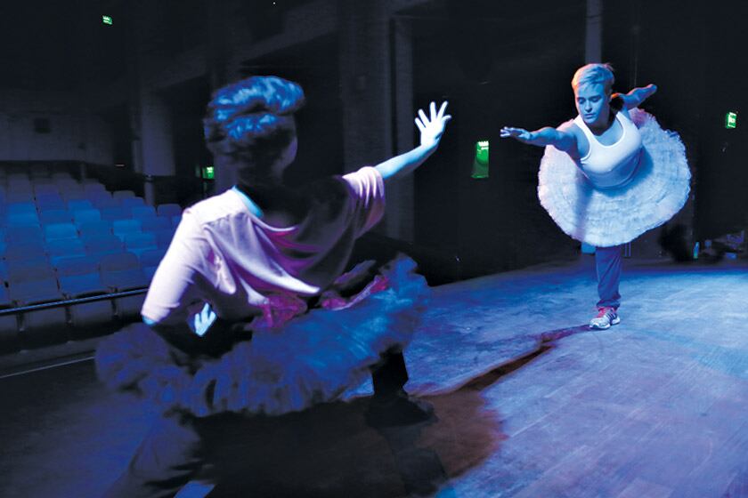 En Mis días sin Victoria el lenguaje corporal es extremo.