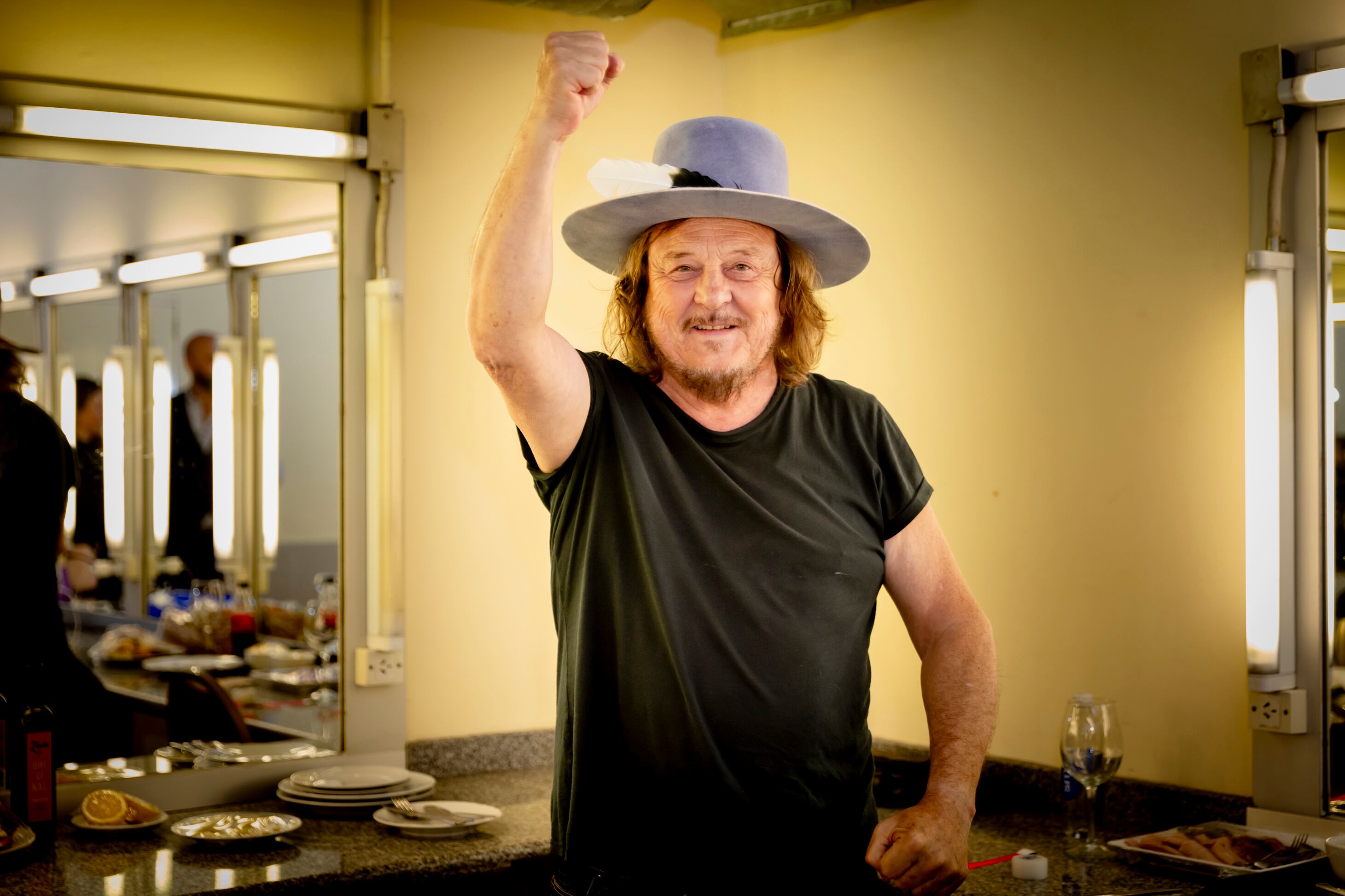 Zucchero, a los 68 años. Está realizando una gira mundial.