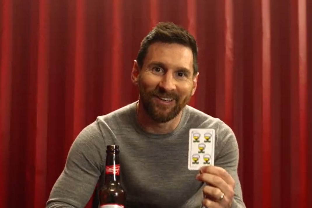 El video de Lionel Messi y su famosa carta del 5 de Copas, por los 6 meses de la consagración en el Mundial Qatar 2022. (Foto: captura de video)
