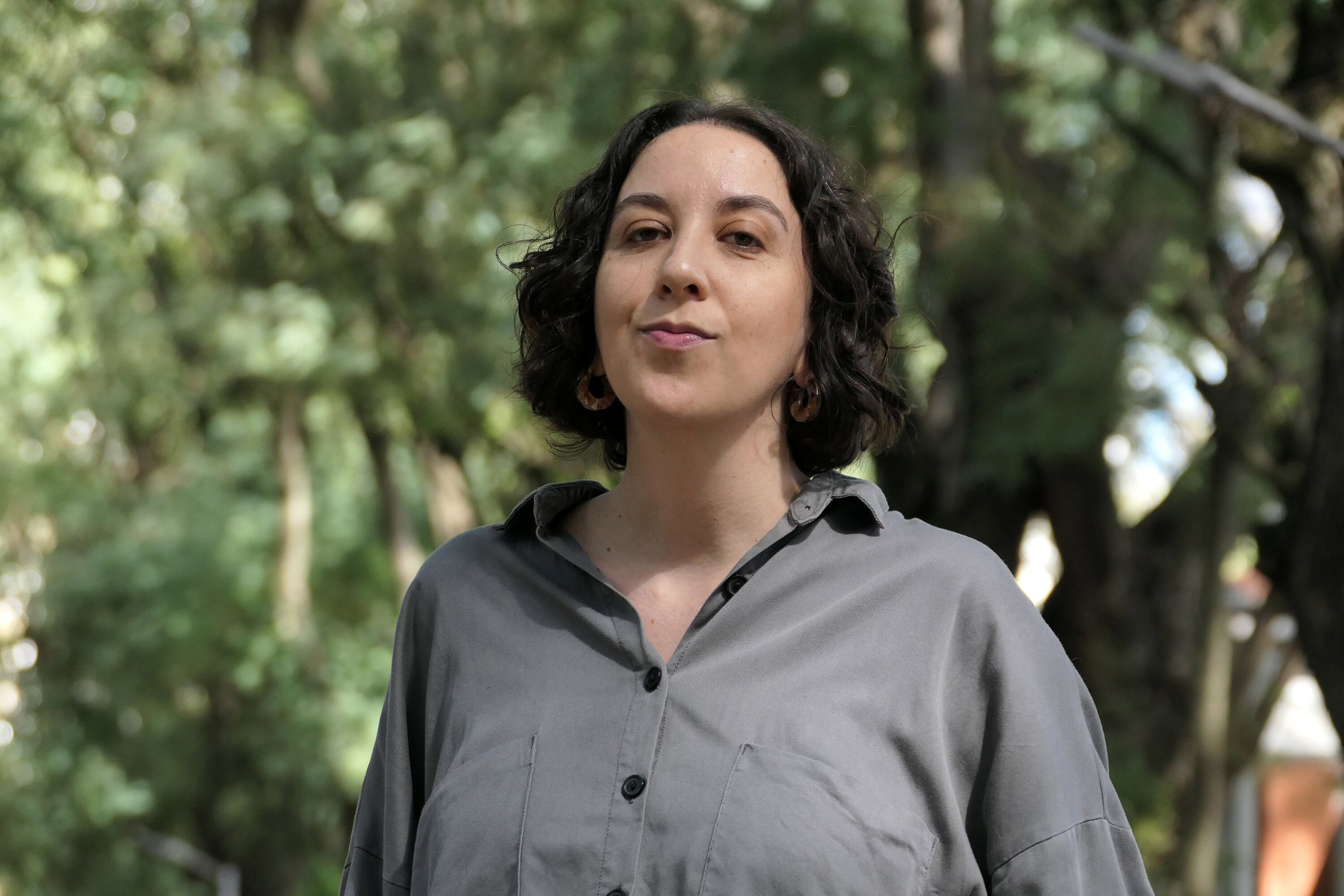 Lande es Licenciada en Artes Combinadas de la Universidad de Buenos Aires.