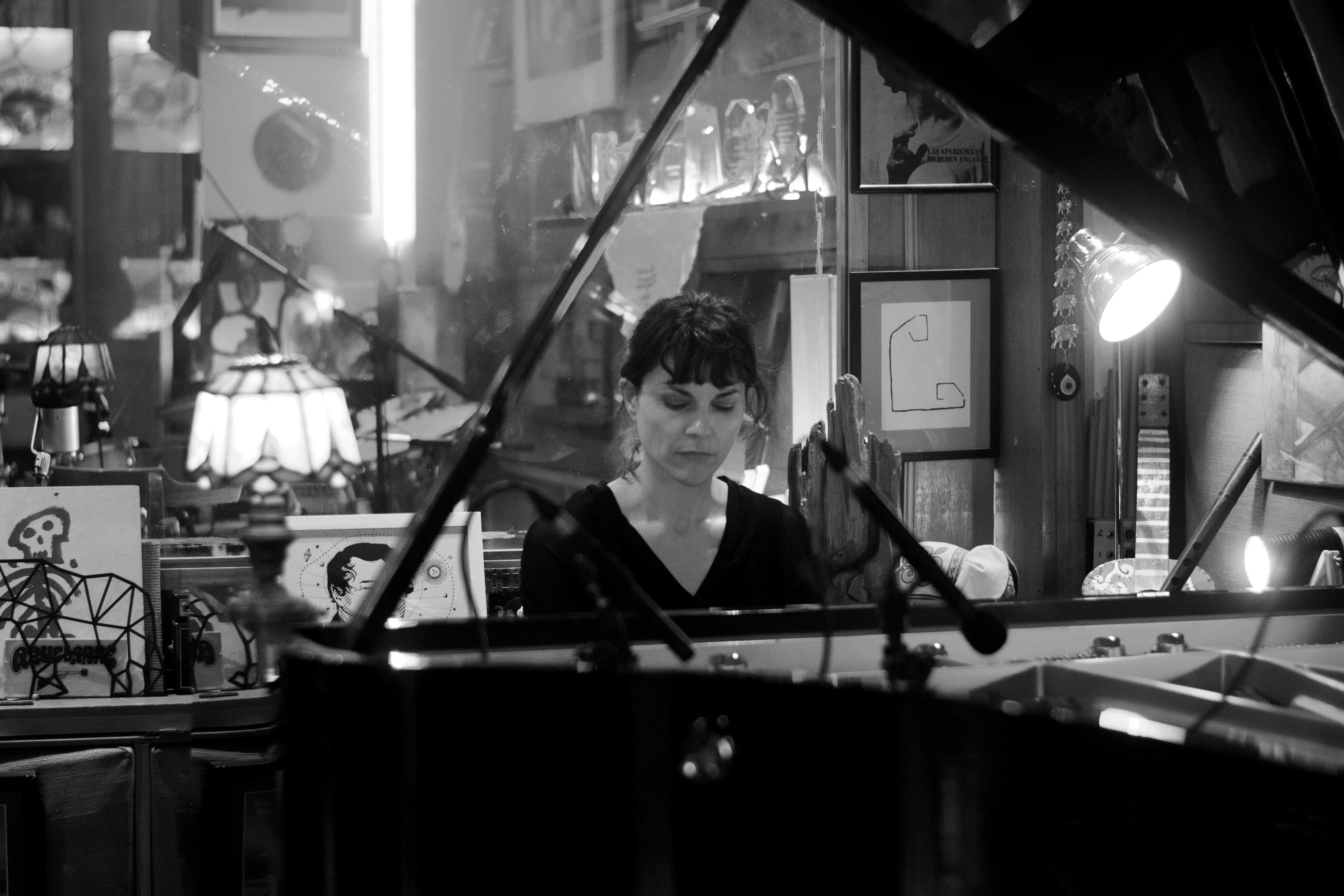 "Cada cosa que yo hice a nivel sonoro estuvo completamente guiada por las palabras", señala Shocron.