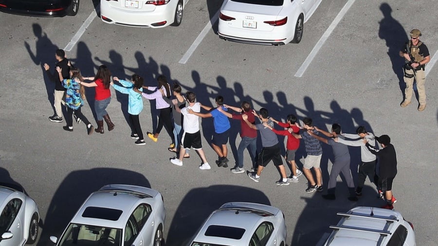 En 2020 murieron 4.300 menores de 19 por disparos con armas de fuego.