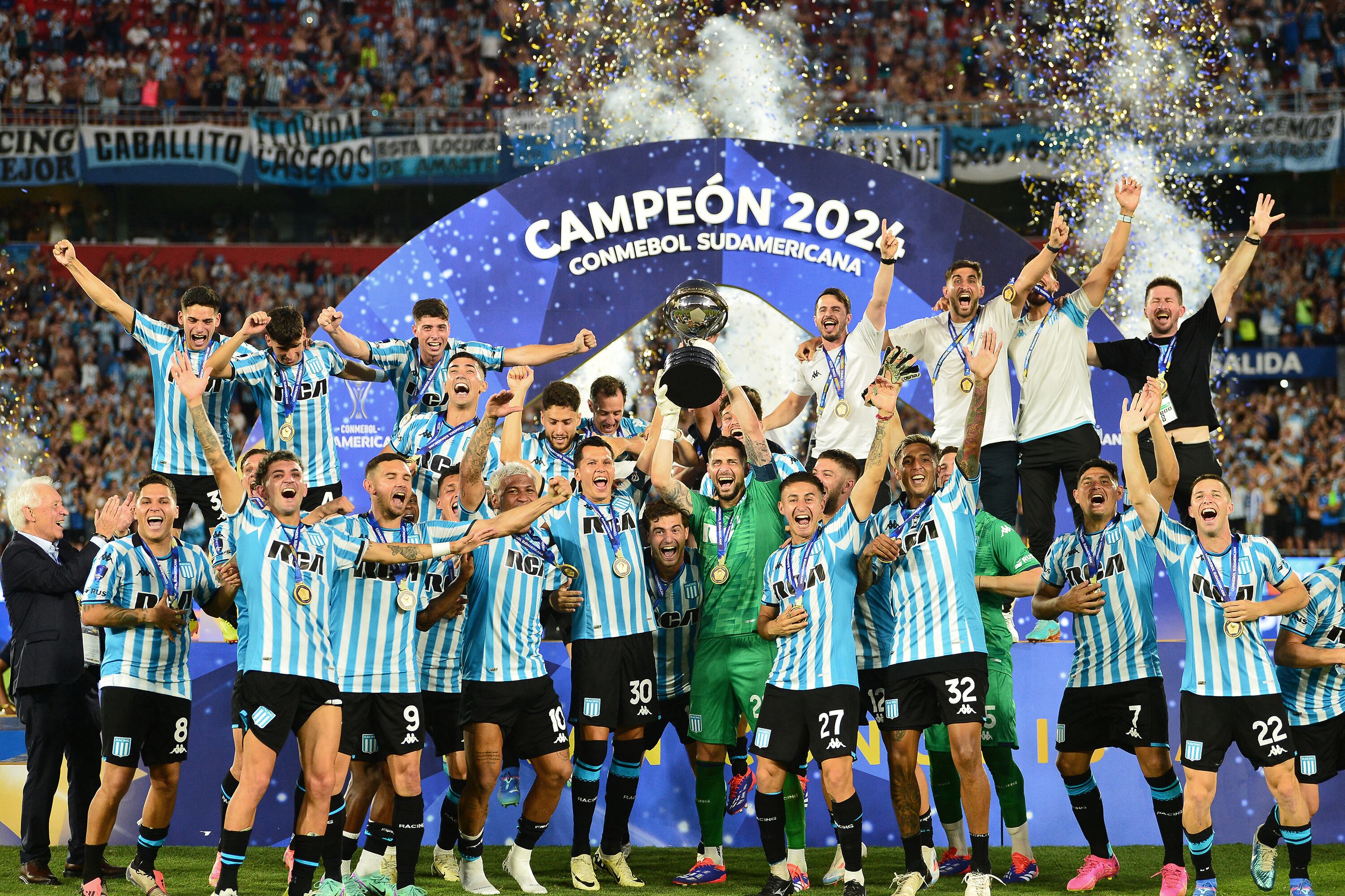 Racing levantó la Copa Sudamericana en Paraguay.