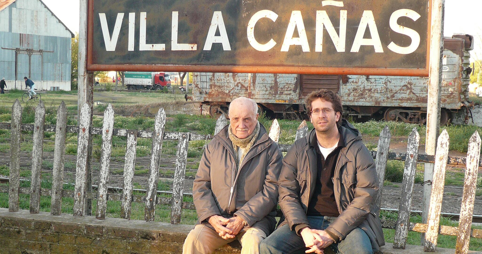 Martínez Suárez junto al director Sebastián Hermida.