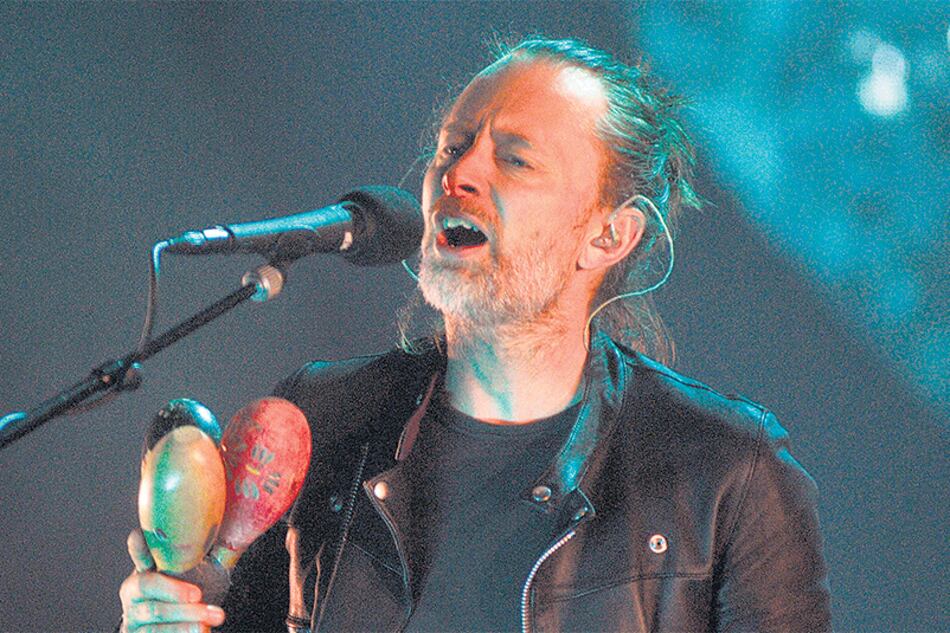 En varios pasajes del show, Radiohead experimentó con la canción como materia prima.
