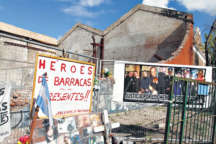 El incendio provocó la muerte de ocho bomberos y dos rescatistas.